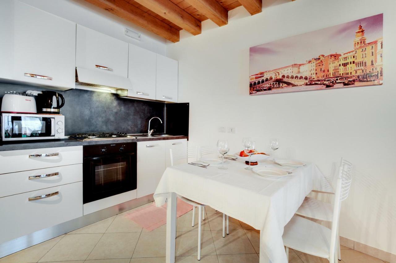Apartment Little Canal 8 Venedig